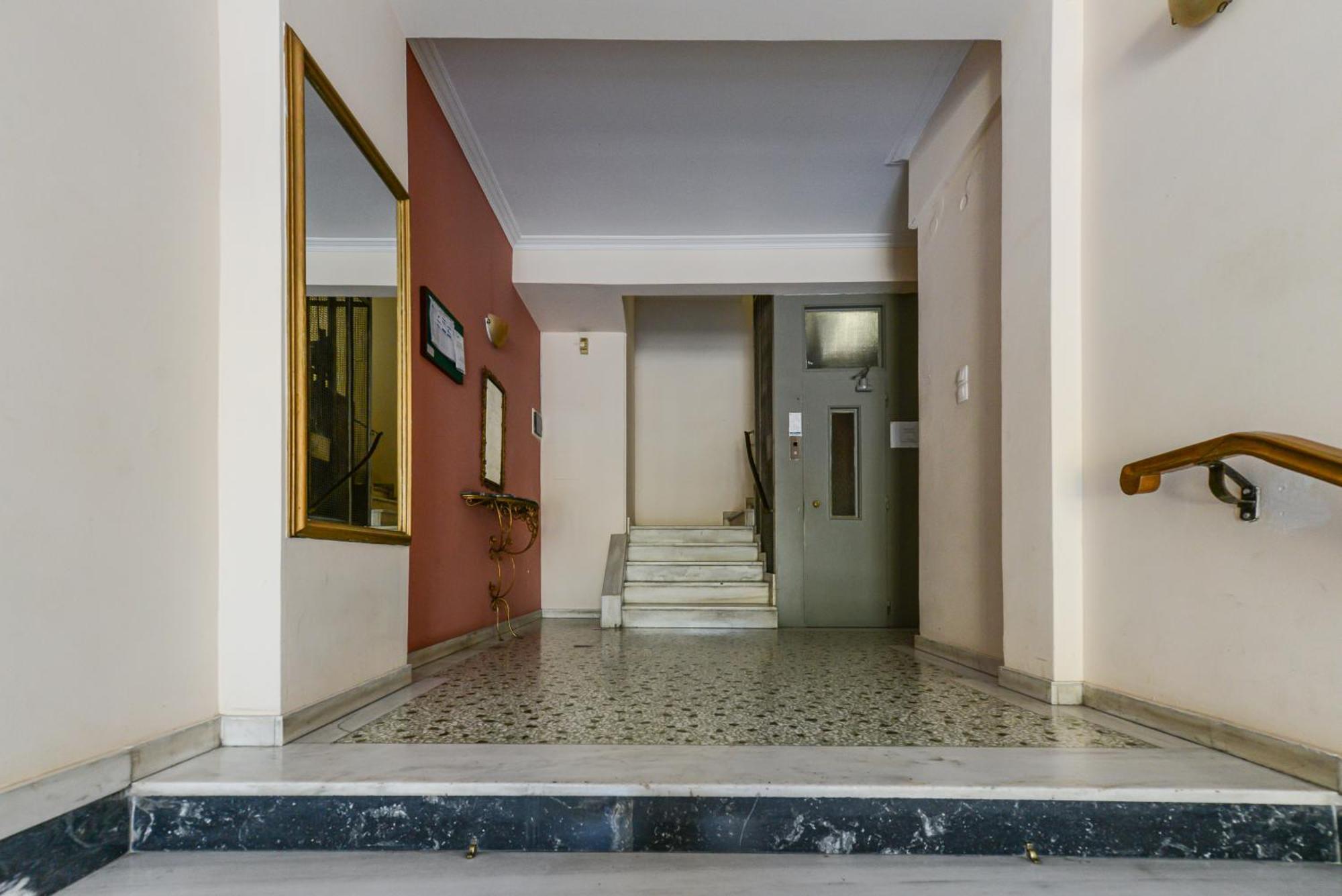 Athenean Classic At Acropolis Museum & Metro Apartment